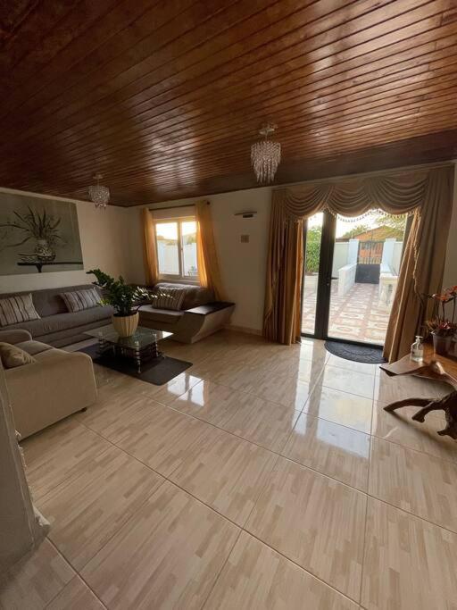 Guesthouse In Paradise Oranjestad Extérieur photo